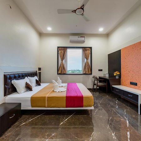 Hotel Chandradeep Regency Dhule Exterior photo