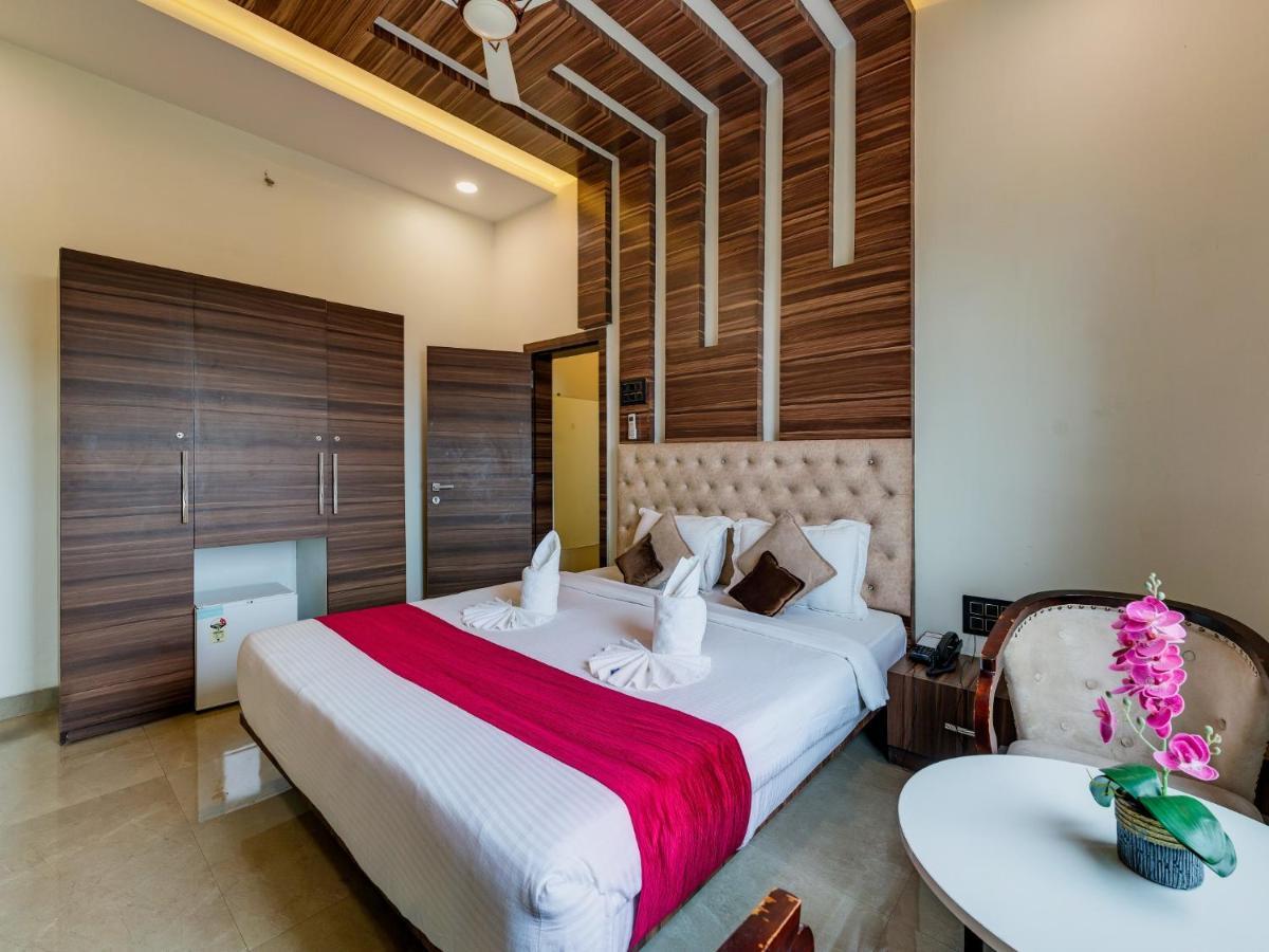 Hotel Chandradeep Regency Dhule Exterior photo