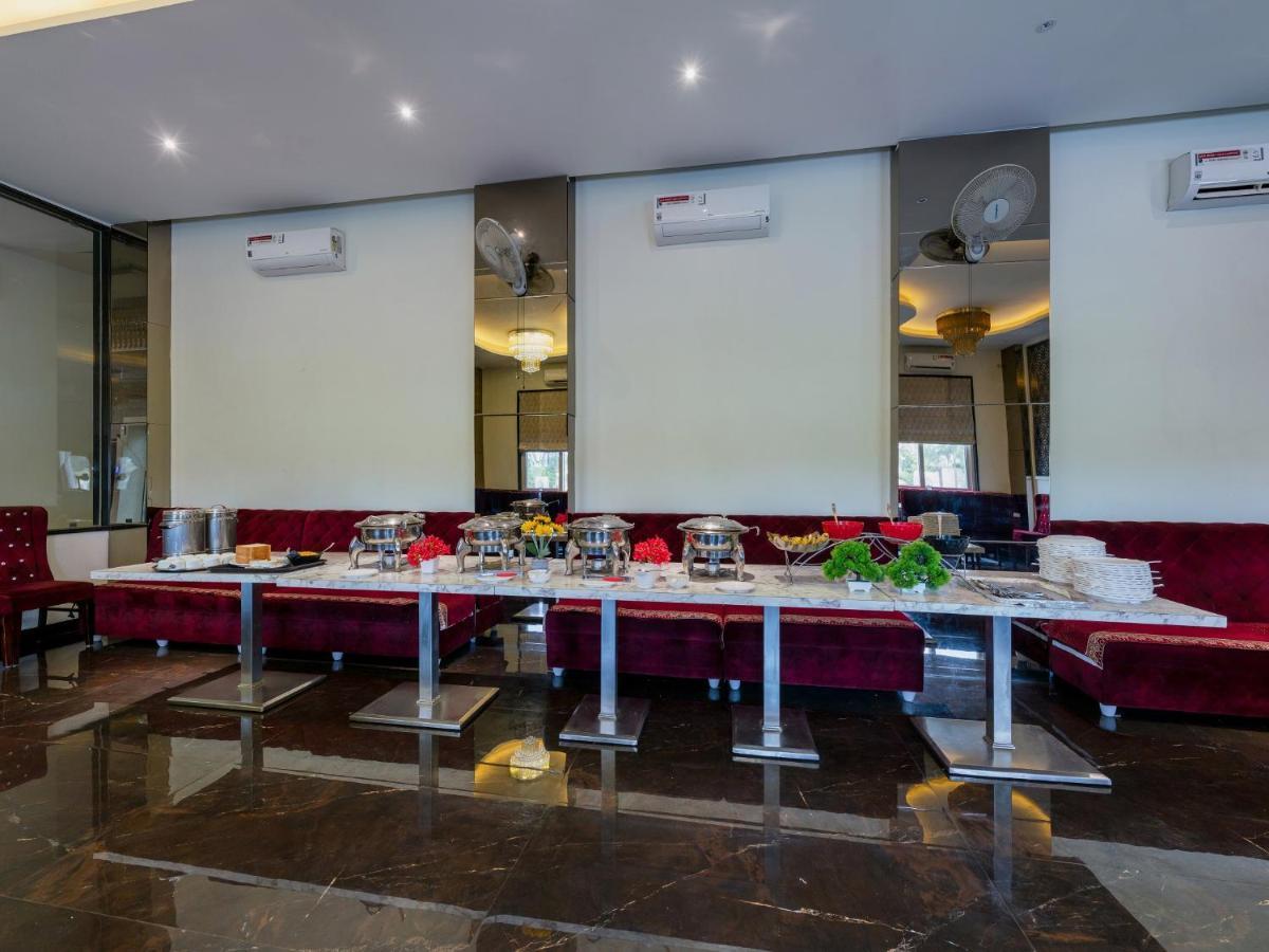 Hotel Chandradeep Regency Dhule Exterior photo