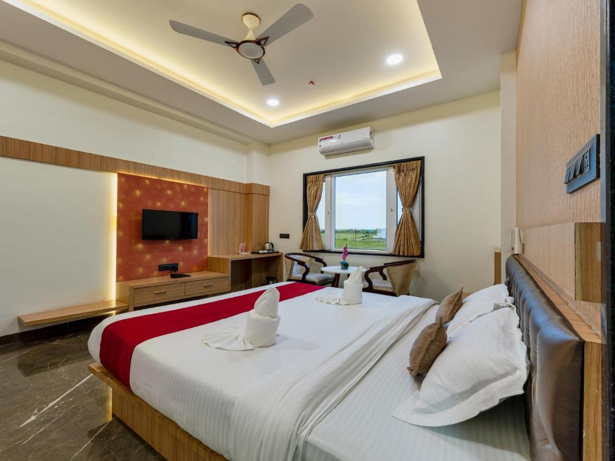 Hotel Chandradeep Regency Dhule Exterior photo
