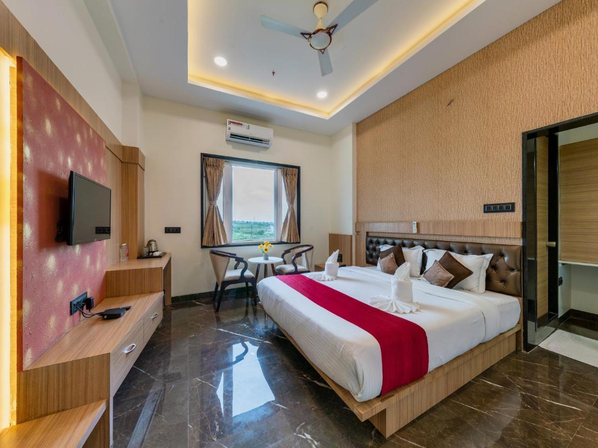 Hotel Chandradeep Regency Dhule Exterior photo